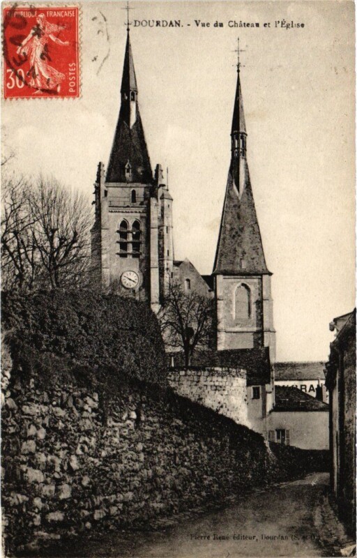 Carte postale ancienne Dourdan vue du Chateau et Eglise à Dourdan