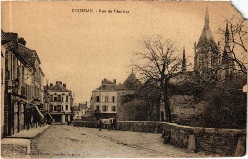 Carte postale ancienne Dourdan Rue de Chartres à Dourdan