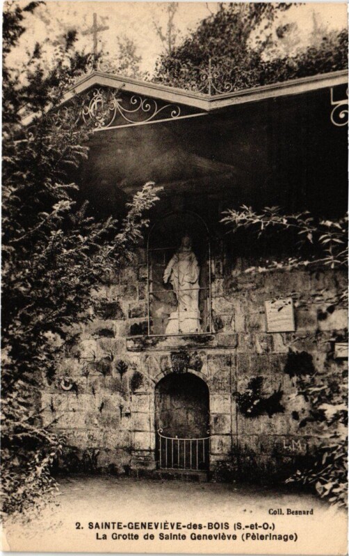 Carte postale ancienne Ste Genevieve des Bois La Grotte