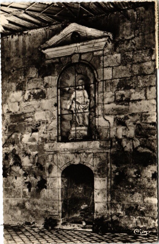 Carte postale ancienne Ste Genevieve des Bois La Grotte