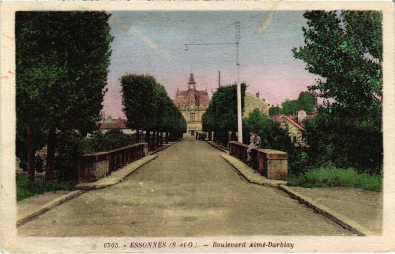 Carte postale ancienne Corbeil Essonnes Boulevard Aime Darblay à Corbeil-Essonnes