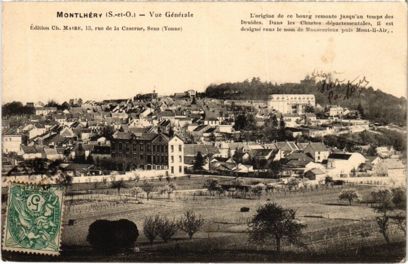 Carte postale ancienne Montlhery vue generale