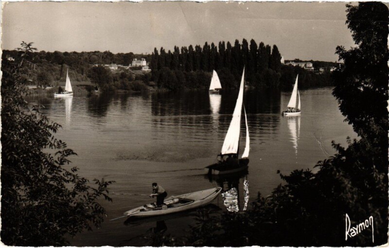 Carte postale ancienne Draveil Regates sur la Seine à Draveil