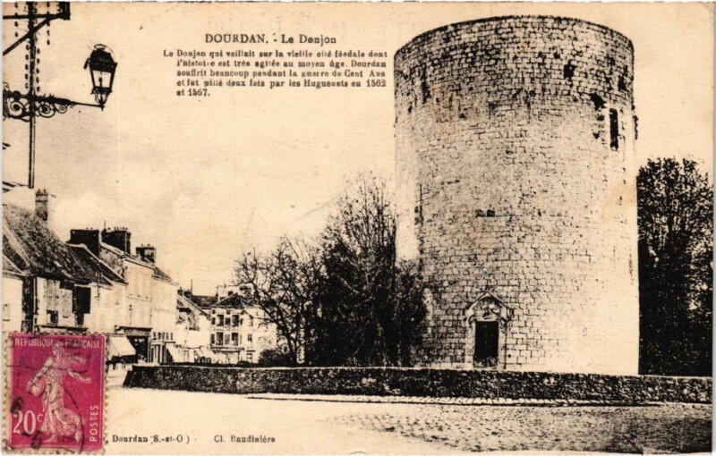 Carte postale ancienne Dourdan Le Donjon à Dourdan