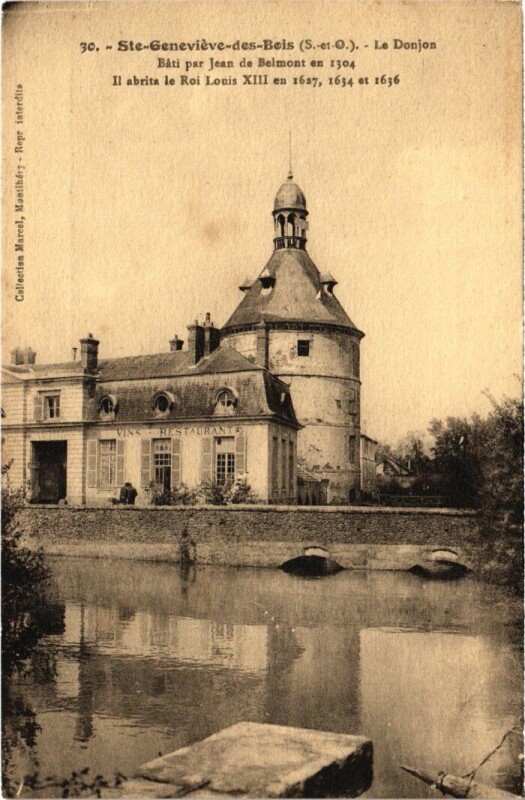 Carte postale ancienne Ste Genevieve des Bois Le Donjon