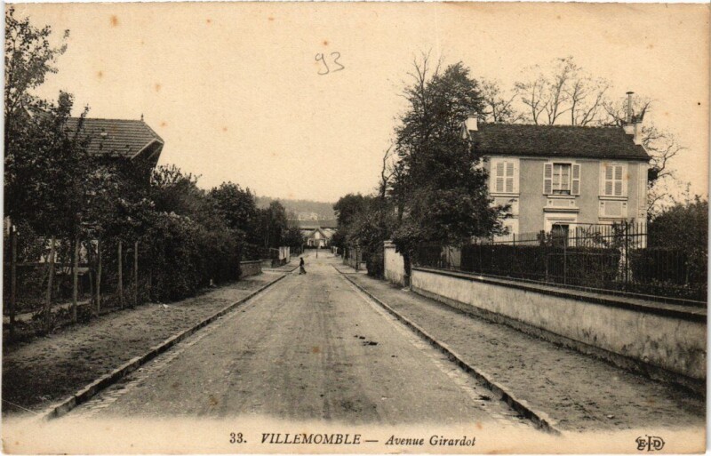 Carte postale ancienne Villemomble Avenue Girardot à Villemomble