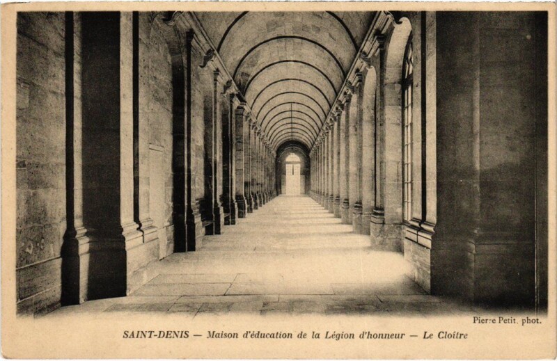 Carte postale ancienne Saint-Denis Maison d'Education de la Legion d'Honneur à Saint-Denis