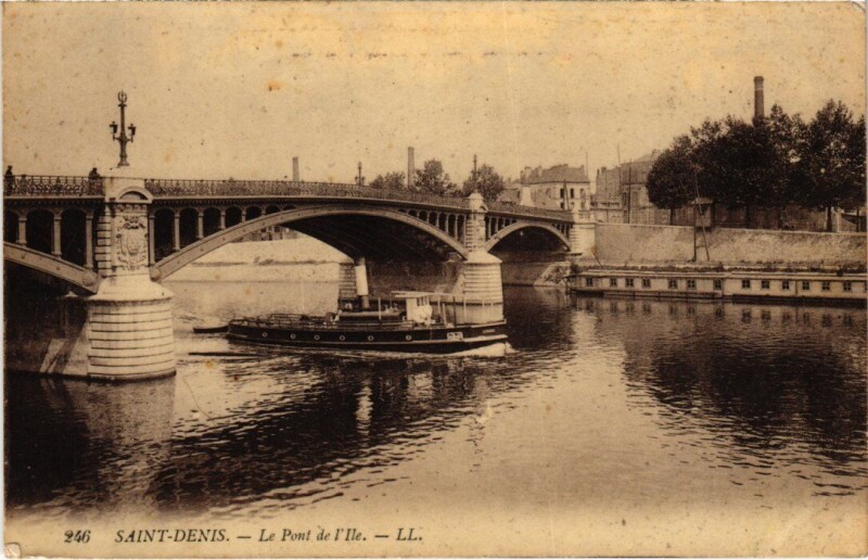 Carte postale ancienne Saint-Denis Le Pont de l'Ile à Saint-Denis