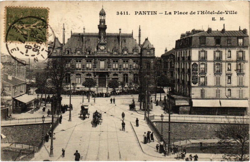 Carte postale ancienne Pantin La Place de l'Hotel de Ville à Pantin