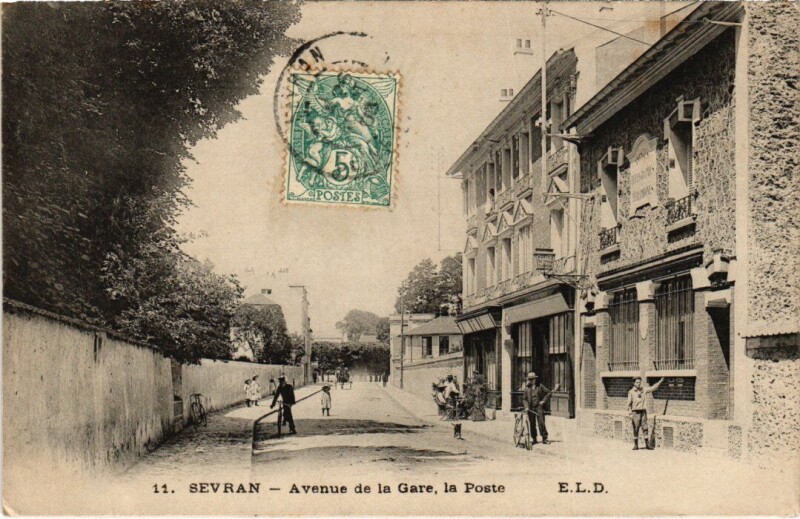 Carte postale ancienne Sevran Avenue de la Gare - La Poste à Sevran