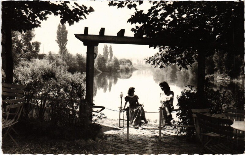 Carte postale ancienne Gournay-sur-Marne Plage - La Terrasse à Gournay-sur-Marne