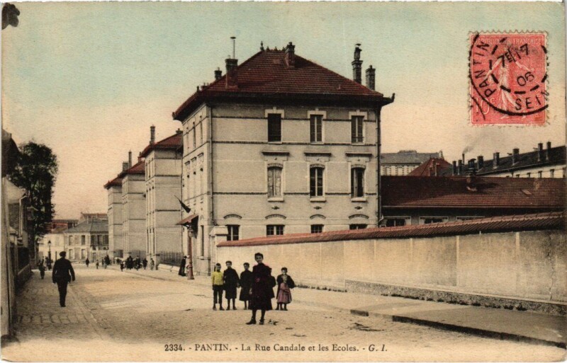 Carte postale ancienne Pantin La Rue Candale et les Ecoles à Pantin