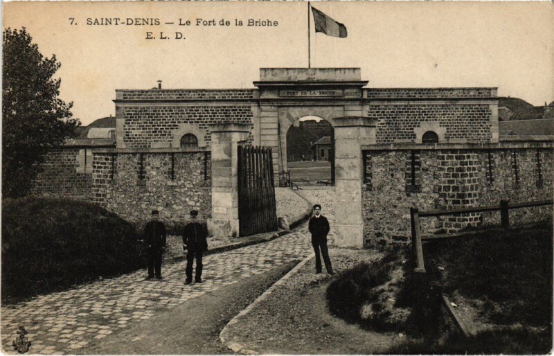 Carte postale ancienne Saint-Denis Le Fort de la Briche à Saint-Denis