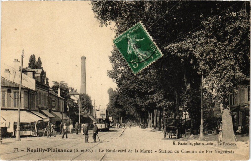 Carte postale ancienne Neuilly-Plaisance Boulevard de la Marne Station du Chemin de Fer à Neuilly-Plaisance