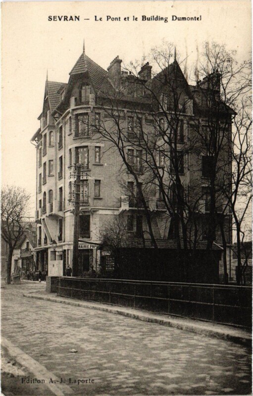 Carte postale ancienne Sevran Le Pont et le Building Dumontel à Sevran