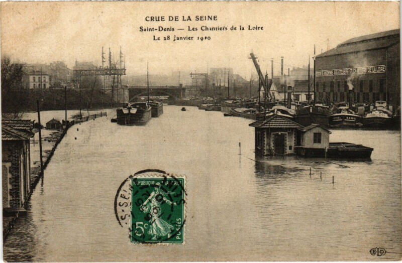 Carte postale ancienne Saint-Denis Crue de la Seine - Les Chantiers de la Loire à Saint-Denis