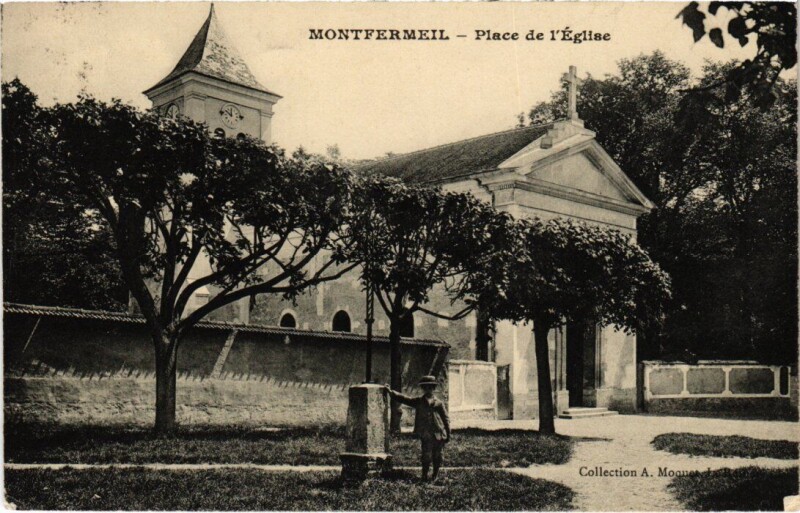 Carte postale ancienne Montfermeil Franceville - Place de l'Eglise à Montfermeil