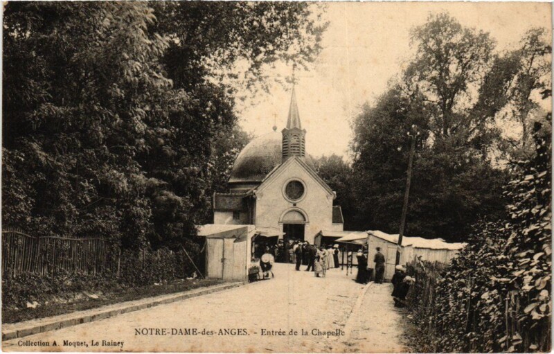 Carte postale ancienne Notre-Dame-des-Anges - Entree de la Chapelle