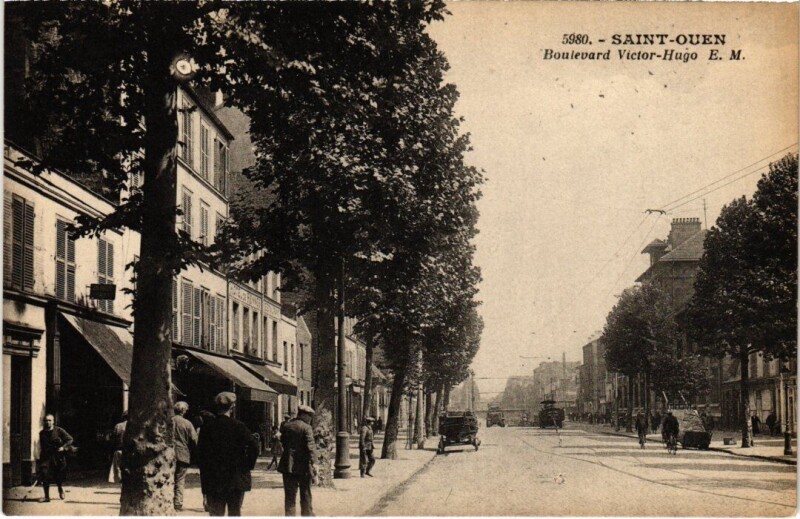 Carte postale ancienne Boulevard Victor-Hugo à Saint-Ouen-sur-Seine