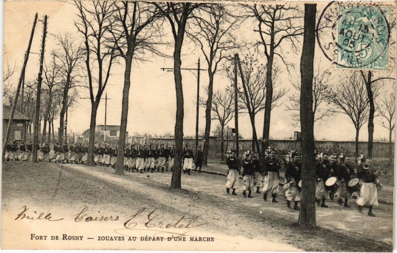 Carte postale ancienne Rosny-sous-Bois Fort de Rosny - Zouaves au Depart d'Une Marche à Rosny-sous-Bois