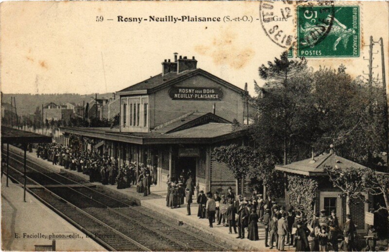 Carte postale ancienne Rosny-sous-Bois Neuilly-Plaisance - La Gare à Neuilly-Plaisance