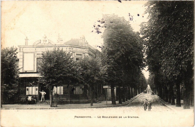 Carte postale ancienne Pierrefitte Boulevard de la Station