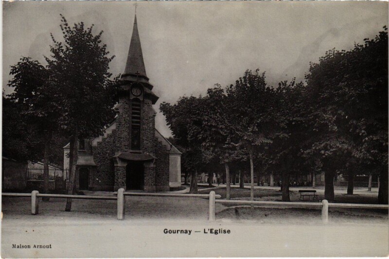 Carte postale ancienne Gournay-sur-Marne Eglise à Gournay-sur-Marne