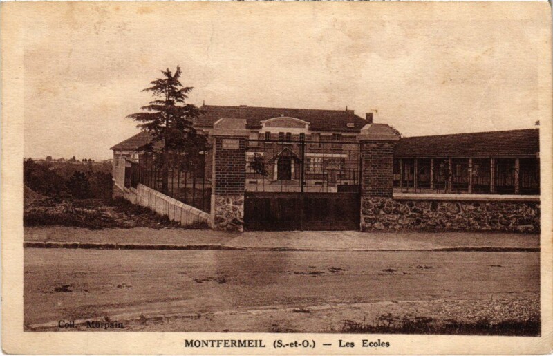 Carte postale ancienne Montfermeil Les Ecoles à Montfermeil