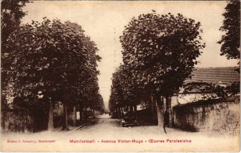 Carte postale ancienne Montfermeil Avenue Victor-Hugo - Oeuvres Paroissiales à Montfermeil