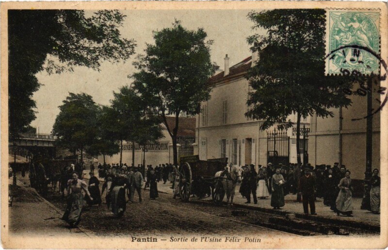 Carte postale ancienne Pantin Sortie de l'Usine Felix Potin à Pantin