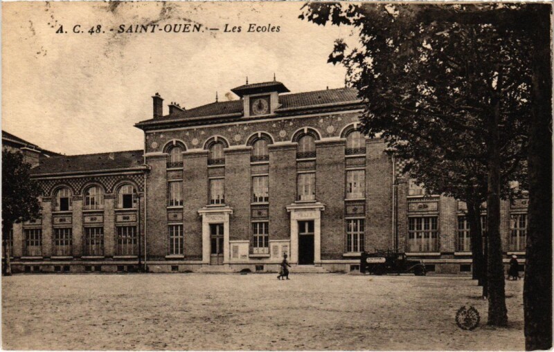 Carte postale ancienne Les Ecoles à Saint-Ouen-sur-Seine