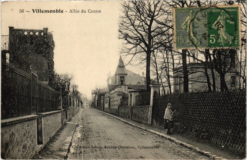 Carte postale ancienne Villemomble Allee du Centre à Villemomble