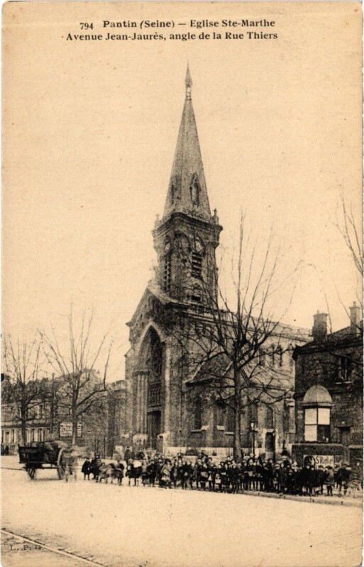 Carte postale ancienne Pantin Eglise Sainte-Marthe - Avenue Jean-Jaures à Pantin