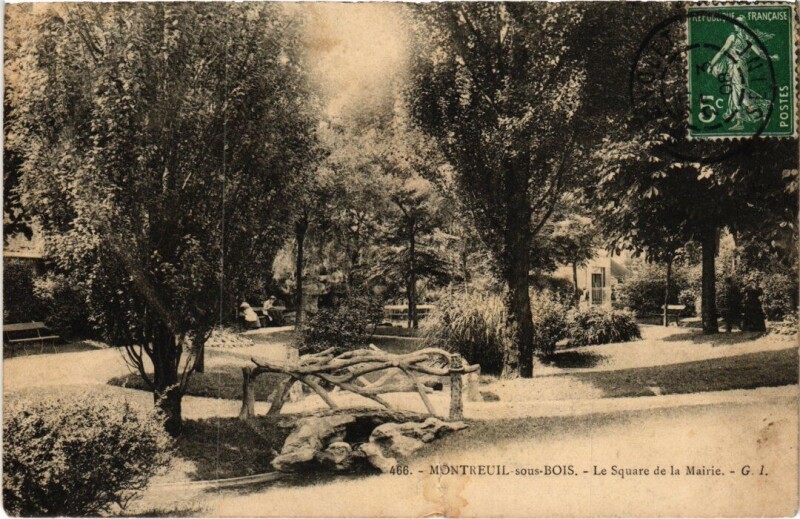 Carte postale ancienne Montreuil-sous-Bois Square de la Mairie à Montreuil