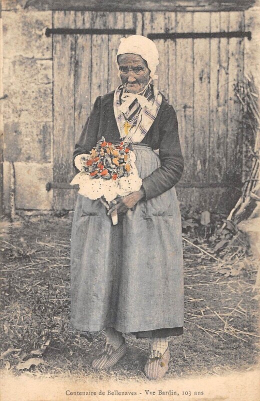 Carte postale ancienne Centenaire De Bellenaves - Veuve Bardin - 103 Ans à Bellenaves