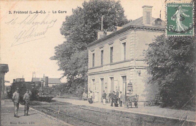 Carte postale ancienne Freteval / La Gare / Train
