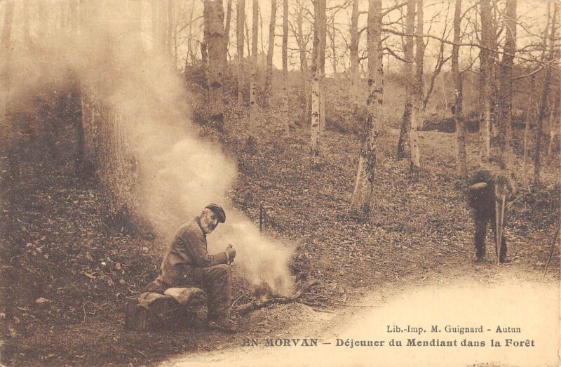 Carte postale ancienne En Morvan - Dejeuner Du Mendiant Dans La Foret