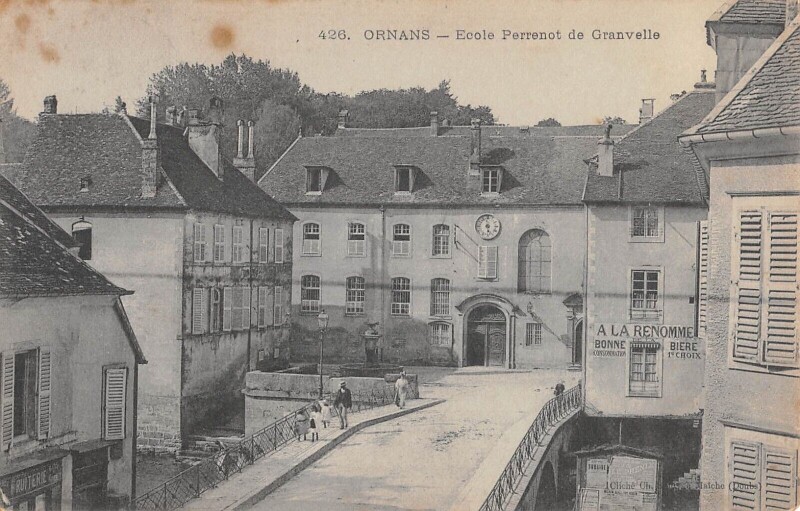 Carte postale ancienne Ornans - Ecole Perrenot De Granvelle à Ornans