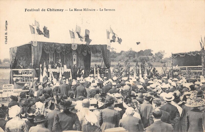 Carte postale ancienne Festival De Chitenay - La Messe Militaire - Le Sermon à Chitenay