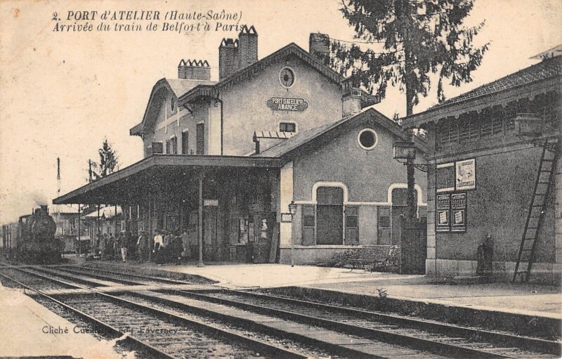Carte postale ancienne Port D'Atelier - Arrivee Du Train Dee Belfort A Paris