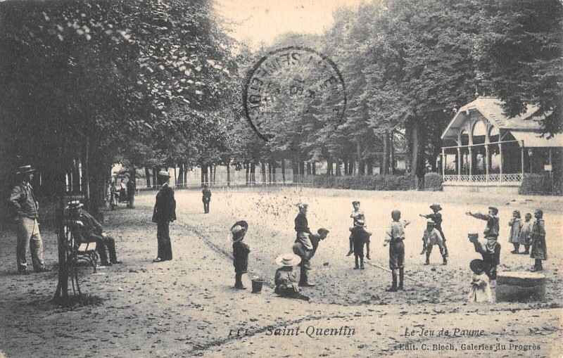 Carte postale ancienne Saint Quentin - Le Jeu De Paume à Saint-Quentin