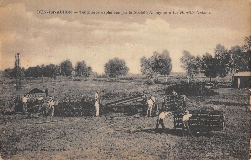 Carte postale ancienne Dun Sur Auron - Tourbieres Exploitees Par La Societe Anonyme La Houille G à Dun-sur-Auron