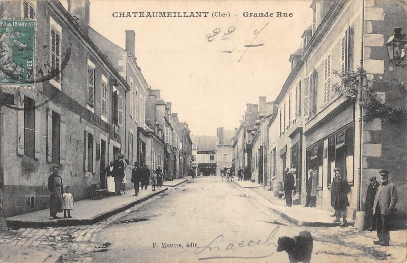 Carte postale ancienne Chateaumeillant - Grande Rue à Meillant