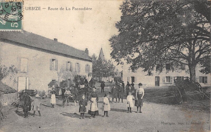 Carte postale ancienne Urbize - Route De La Pacaudiere