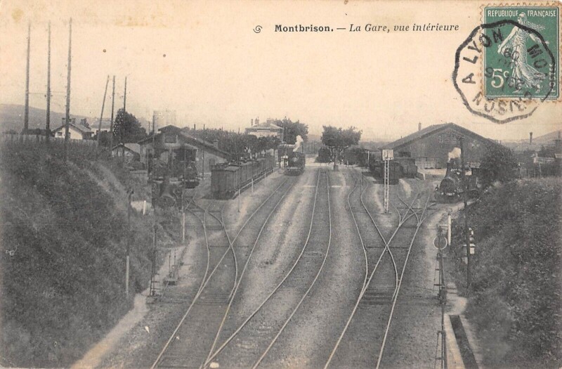 Carte postale ancienne Montbrison - La Gare - Vue Interieure - cliché rare à Montbrison