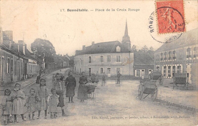 Carte postale ancienne Bonnetable - Place De La Croix Rouge