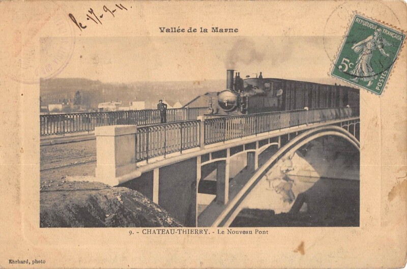 Carte postale ancienne Chateau Thierry - Le Nouveau Pont - Train