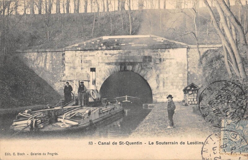 Carte postale ancienne Canal De Saint Quentin / Le Souterrain De Lesdins à Lesdins