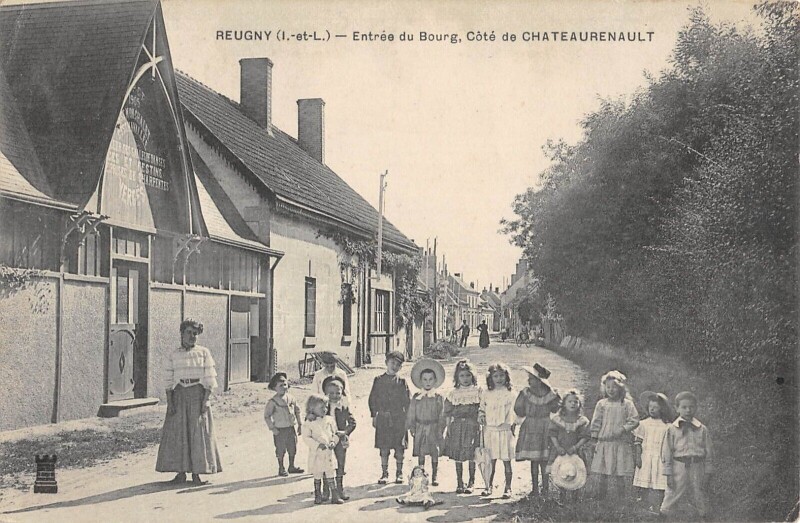 Carte postale ancienne Reugny - Entree Du Bourg - Cote De Chateaurenault à Reugny