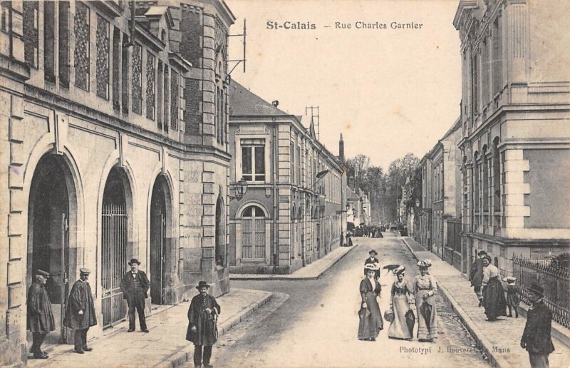 Carte postale ancienne Saint Calais - Rue Charles Garnier à Saint-Calais